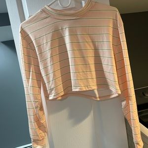 American Eagle cropped long sleeved shirt